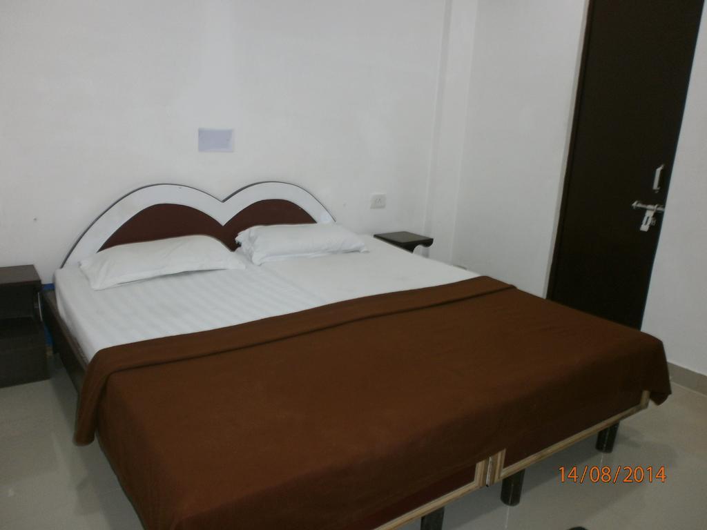Hotel Safari Агра Екстериор снимка