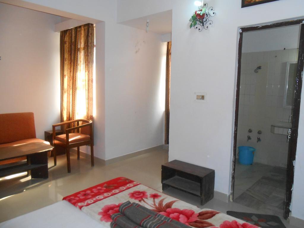 Hotel Safari Агра Екстериор снимка