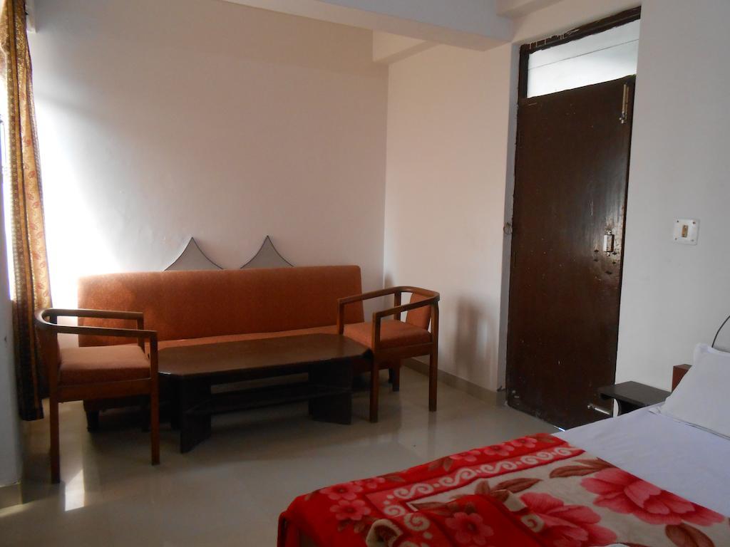 Hotel Safari Агра Екстериор снимка