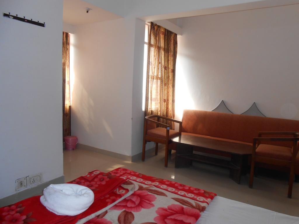 Hotel Safari Агра Екстериор снимка