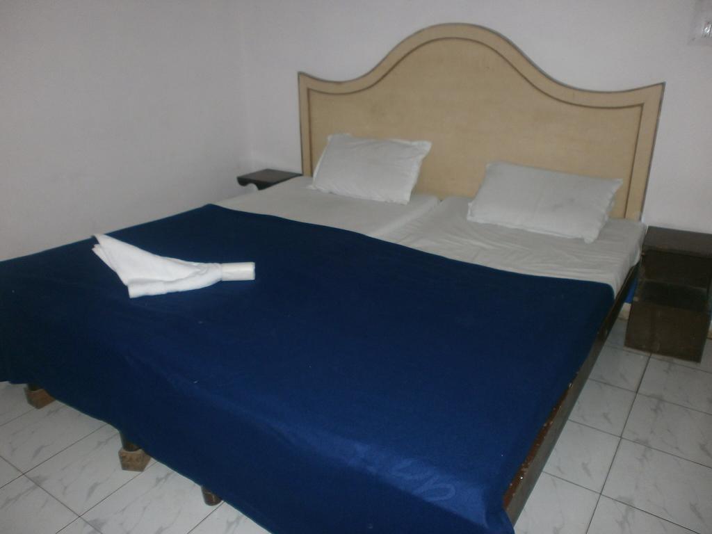 Hotel Safari Агра Екстериор снимка