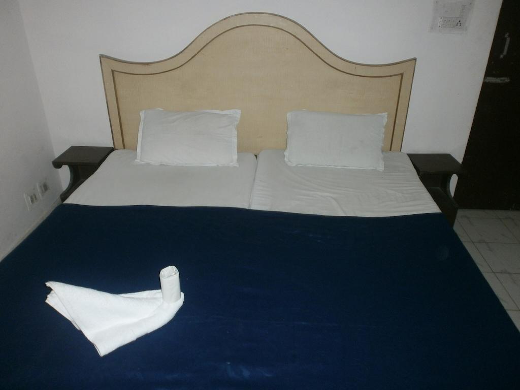 Hotel Safari Агра Стая снимка
