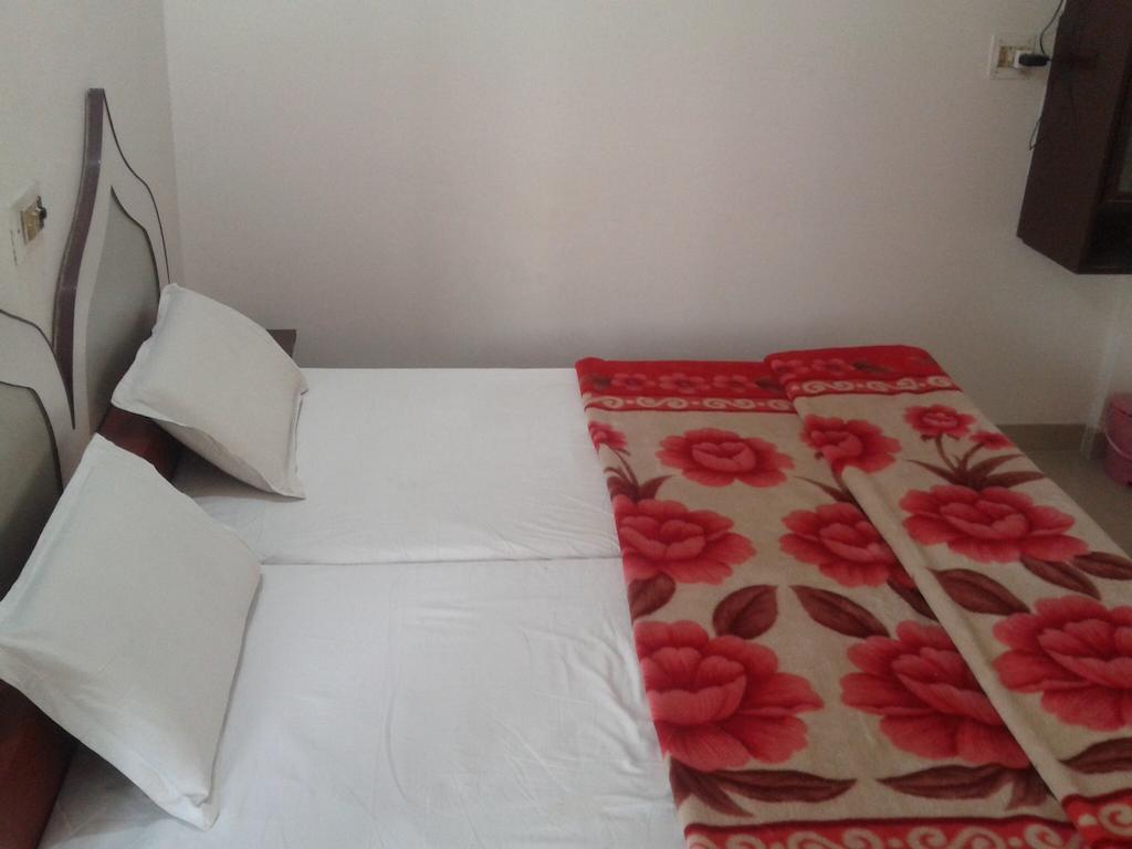 Hotel Safari Агра Екстериор снимка